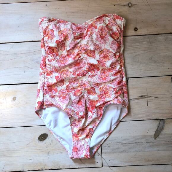 Shade & Shore NWT Women's Peach Floral Shirred Bandeau Swimsuit L (12/14) - Picture 2 of 11
